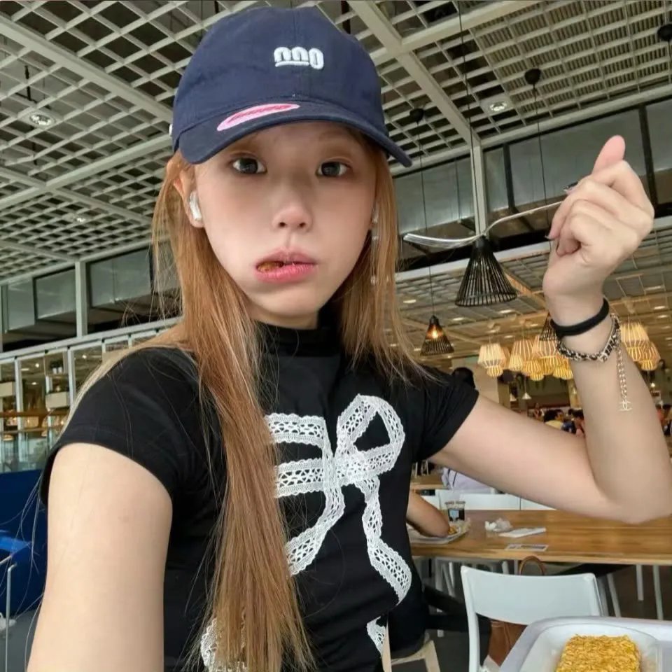 下午一点的她